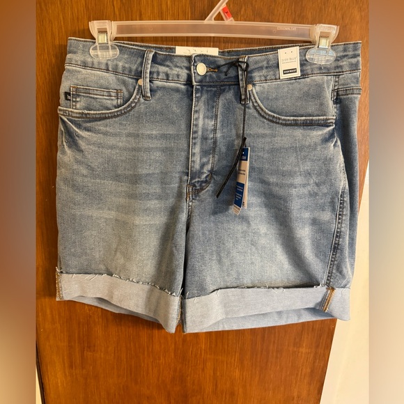 Judy Blue Pants - NWT, Judy Blue Medium Blue Jean Shorts, Size 1XL, High Waist, Moisture Control